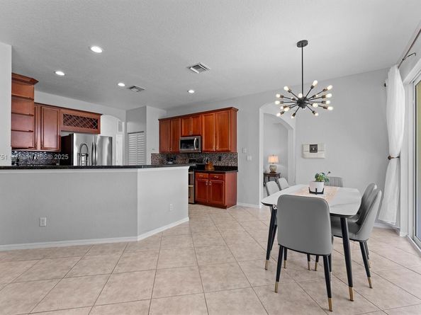 4075 Cascade Ter, Weston FL 33332