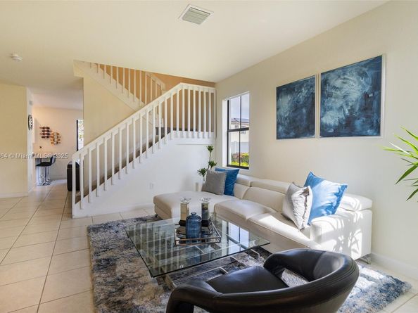 10966 W 33rd Way, Hialeah FL 33018