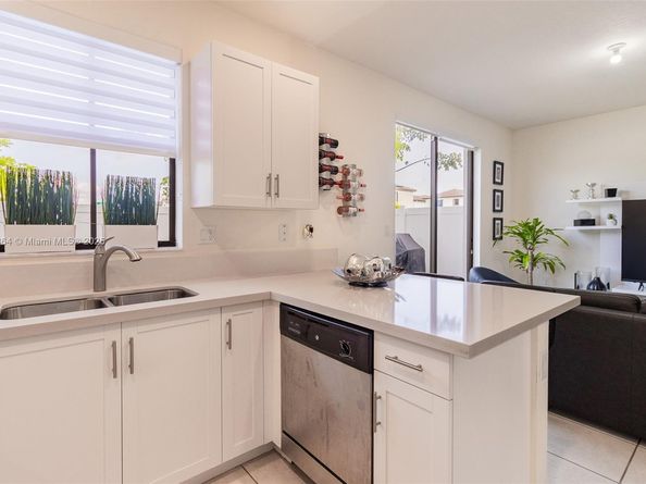 10966 W 33rd Way, Hialeah FL 33018