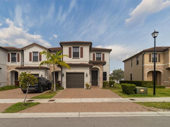 10966 W 33rd Way, Hialeah FL 33018