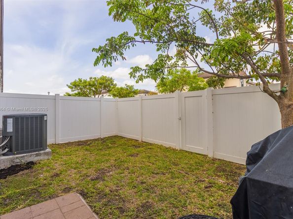 10966 W 33rd Way, Hialeah FL 33018