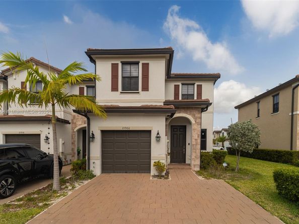 10966 W 33rd Way, Hialeah FL 33018