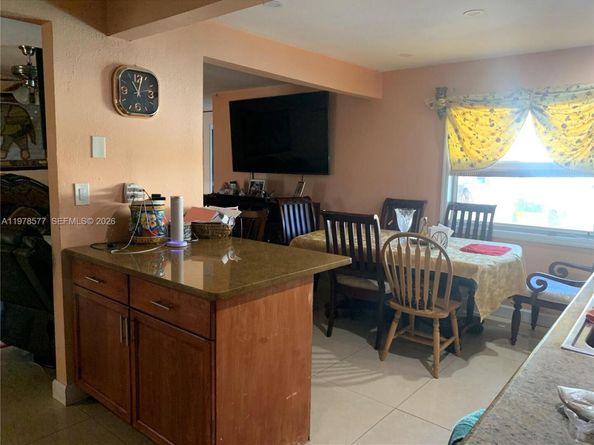 7507 NW 41st St, Coral Springs FL 33065