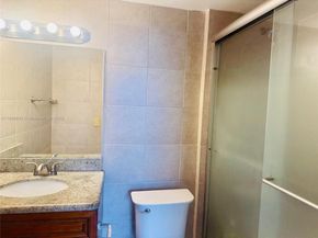 2000 NE 135th St 403, North Miami FL 33181
