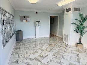 2000 NE 135th St 403, North Miami FL 33181