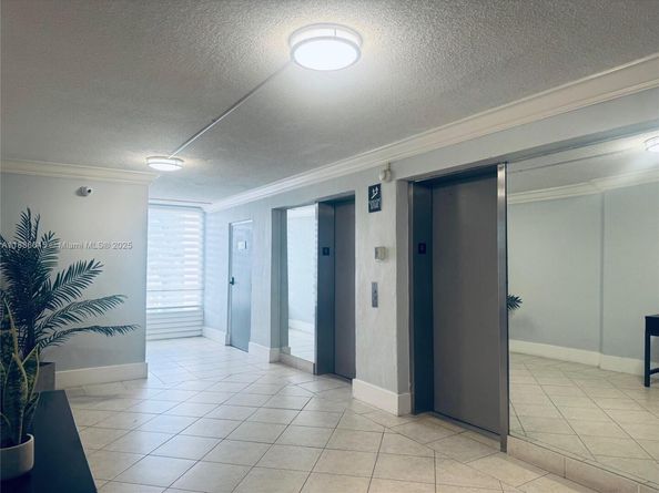 2000 NE 135th St 403, North Miami FL 33181