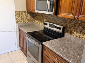 2000 NE 135th St 403, North Miami FL 33181