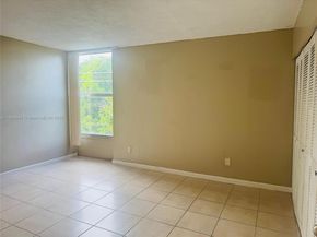 2000 NE 135th St 403, North Miami FL 33181
