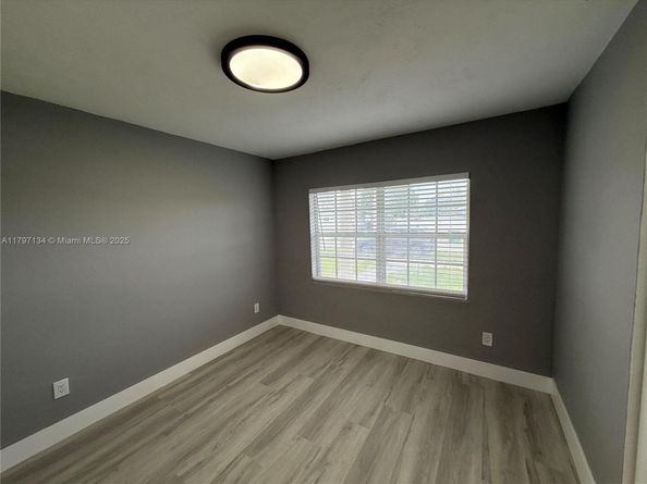 20570 NW 1st Ct, Miami Gardens FL 33169