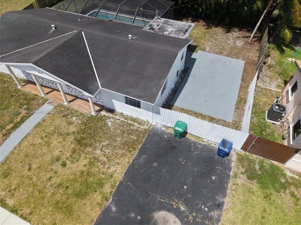 20570 NW 1st Ct, Miami Gardens FL 33169
