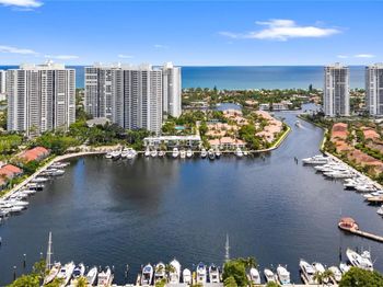 3598 Yacht Club Dr