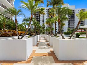 3598 Yacht Club Dr 1004, Aventura FL 33180