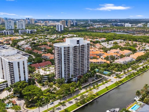 3598 Yacht Club Dr 1004, Aventura FL 33180