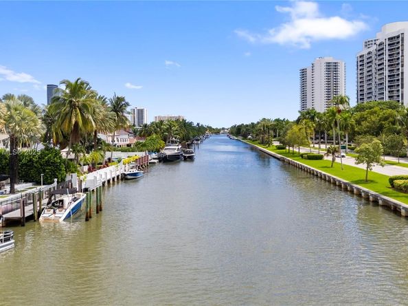 3598 Yacht Club Dr 1004, Aventura FL 33180