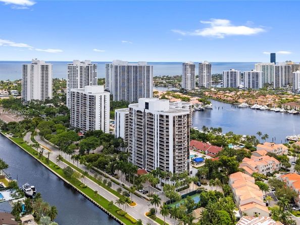 3598 Yacht Club Dr 1004, Aventura FL 33180