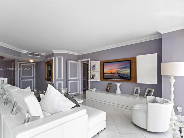 3598 Yacht Club Dr 1004, Aventura FL 33180