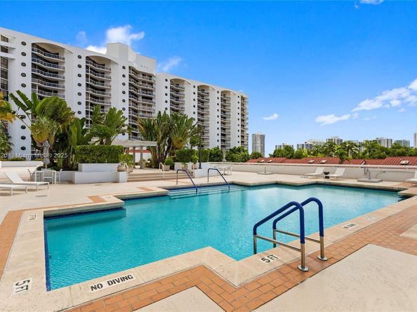 3598 Yacht Club Dr 1004, Aventura FL 33180