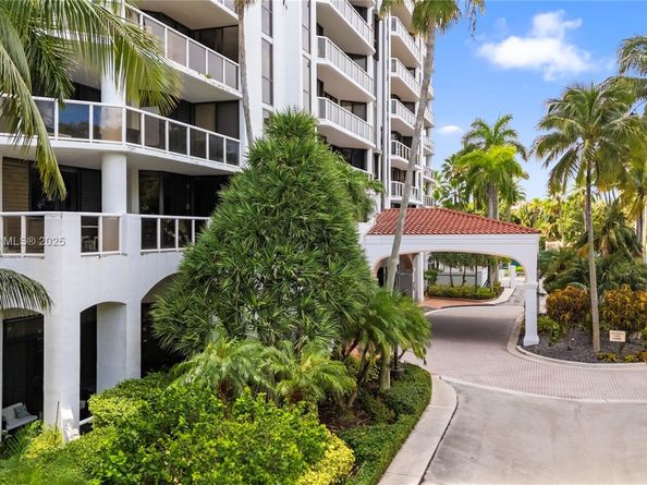 3598 Yacht Club Dr 1004, Aventura FL 33180