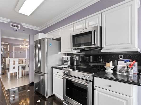 3598 Yacht Club Dr 1004, Aventura FL 33180