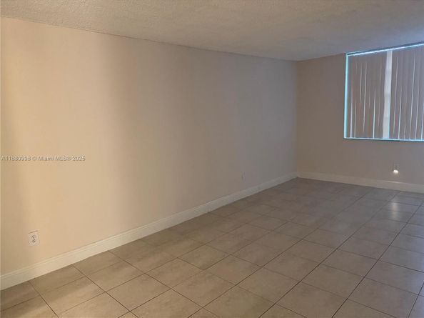 486 NW 165th St Rd B506, Miami FL 33169