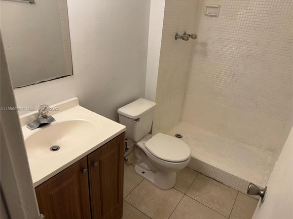 486 NW 165th St Rd B506, Miami FL 33169