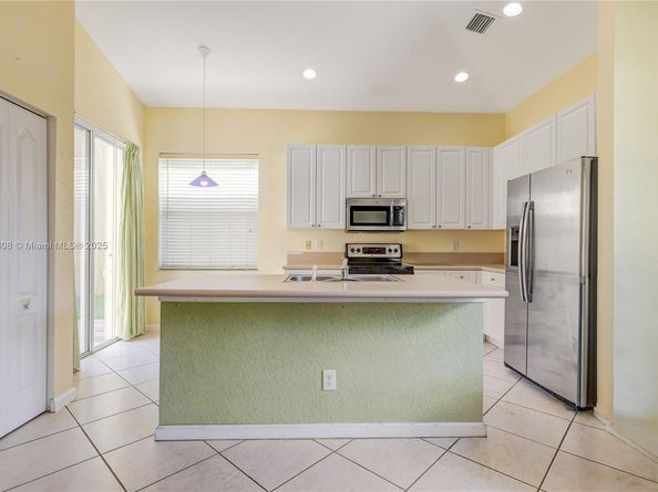 Undisclosed Address #A11835808, Miramar FL 33027