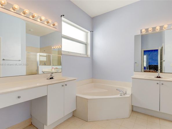 Undisclosed Address #A11835808, Miramar FL 33027