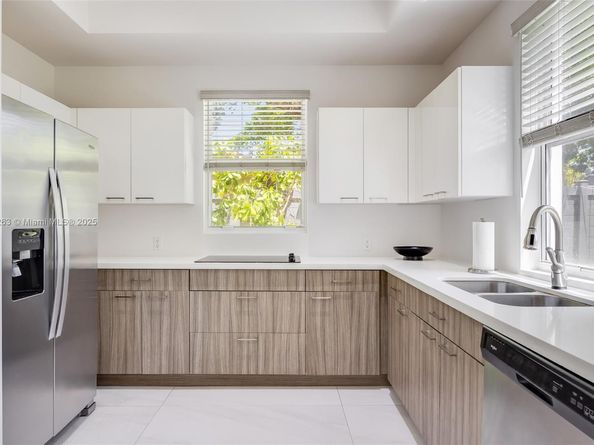 3648 Oak Ave, Coconut Grove FL 33133