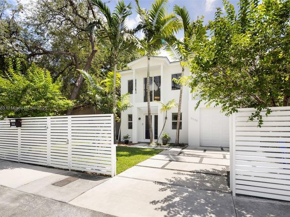 3648 Oak Ave, Coconut Grove FL 33133