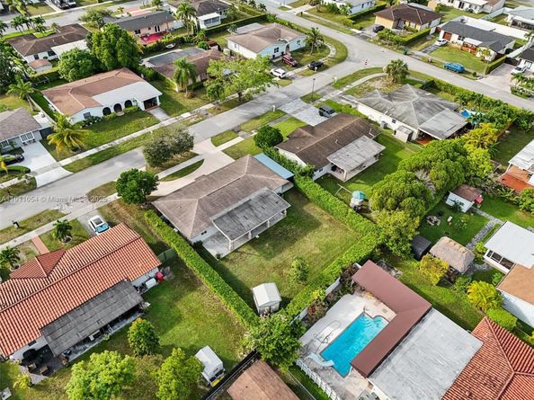 6721 SW 135th Ave, Miami FL 33183