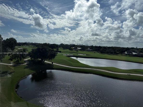 2500 NE 48th Ln 507, Fort Lauderdale FL 33308