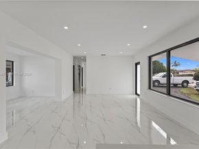 921 W 50th Pl, Hialeah FL 33012