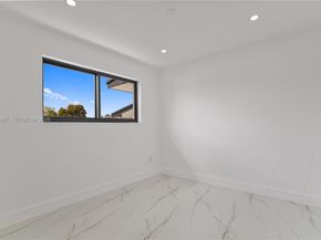 921 W 50th Pl, Hialeah FL 33012