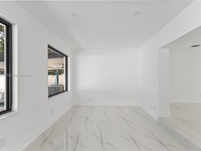 921 W 50th Pl, Hialeah FL 33012