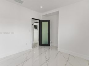 921 W 50th Pl, Hialeah FL 33012