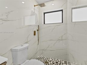 921 W 50th Pl, Hialeah FL 33012