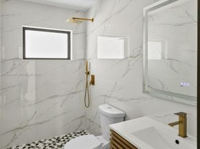 921 W 50th Pl, Hialeah FL 33012