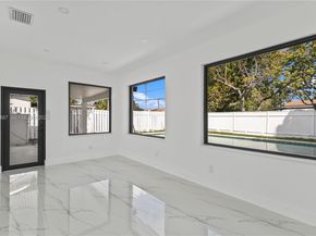 921 W 50th Pl, Hialeah FL 33012