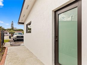 921 W 50th Pl, Hialeah FL 33012