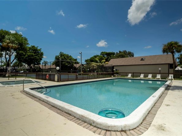 611 N University Dr 3, Plantation FL 33324