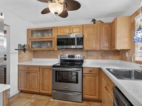 9821 Sunrise Lakes Blvd 107, Sunrise FL 33322