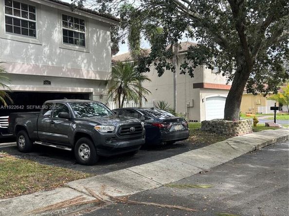 12571 NW 10th St, Sunrise FL 33323