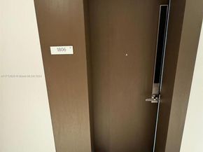 300 Biscayne Boulevard Way 1806, Miami FL 33131