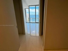 300 Biscayne Boulevard Way 1806, Miami FL 33131