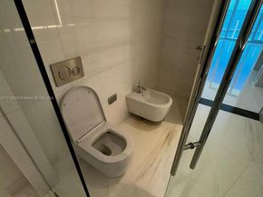 300 Biscayne Boulevard Way 1806, Miami FL 33131