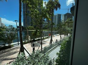 300 Biscayne Boulevard Way 1806, Miami FL 33131