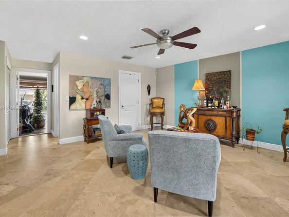 14606 SW 153rd Pl, Miami FL 33196