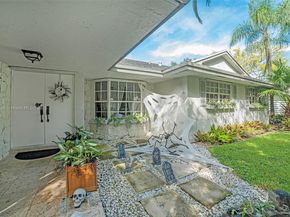 14606 SW 153rd Pl, Miami FL 33196