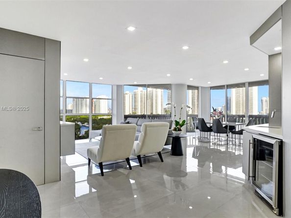 1000 Island Blvd 1004, Aventura FL 33160