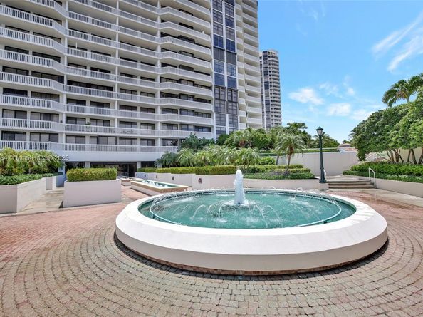 1000 Island Blvd 1004, Aventura FL 33160